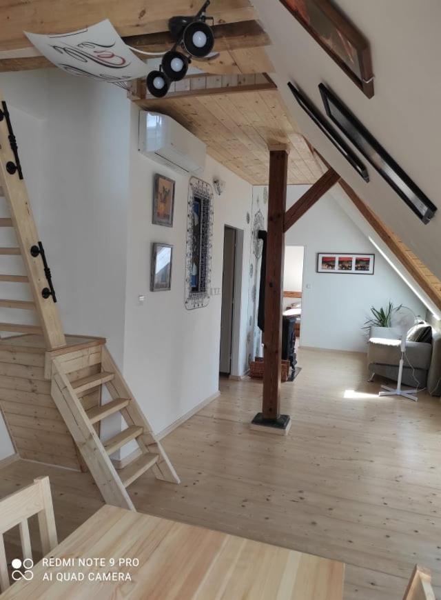 Art-House 4 Attic Apartment ジェチーン エクステリア 写真